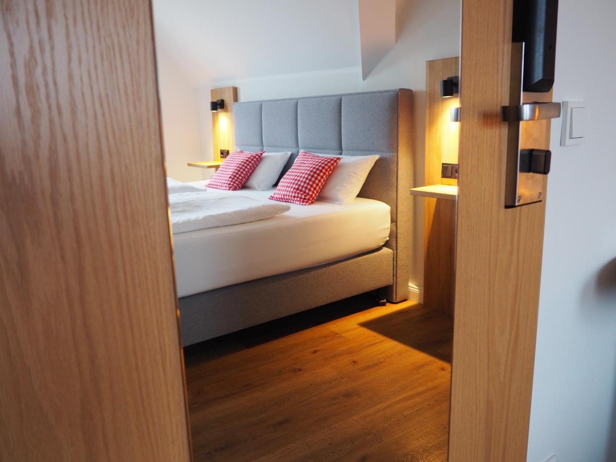 Hotel Neumaier ซานเทน ภายนอก รูปภาพ